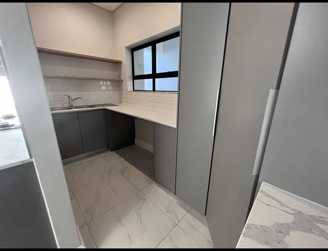 4 BEDROOM HOUSE FOR SALE IN SANDOWN